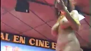 වක්ර tett bustty blonde gets fucked by a black man like a ගණිකාවක්.