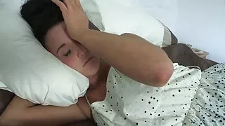 ලස්සන කෙල්ලෙක්ට කෙල උනා.