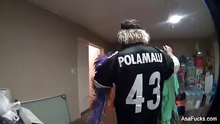 ශිෂ්යයා ලිංගිකව එක්වීමට පෙළඹේ.
