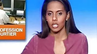 දූ පුතු පියා යටතේ වැතිර සිටියේය.