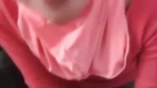 Blonde cums සහ cums.