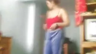 කෙල්ල කුස්සියේ පූස් පැටියා.